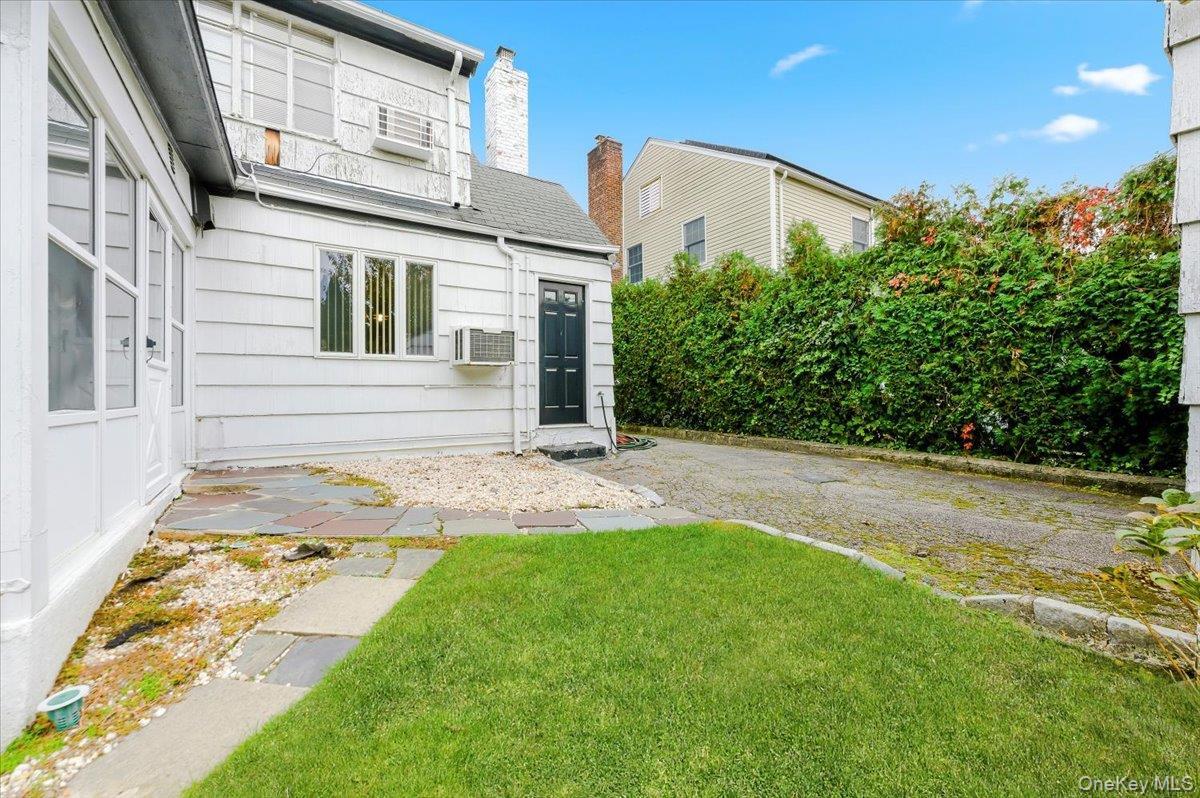 Single Family Colgate  Nassau County, NY 11023, MLS-929974-26