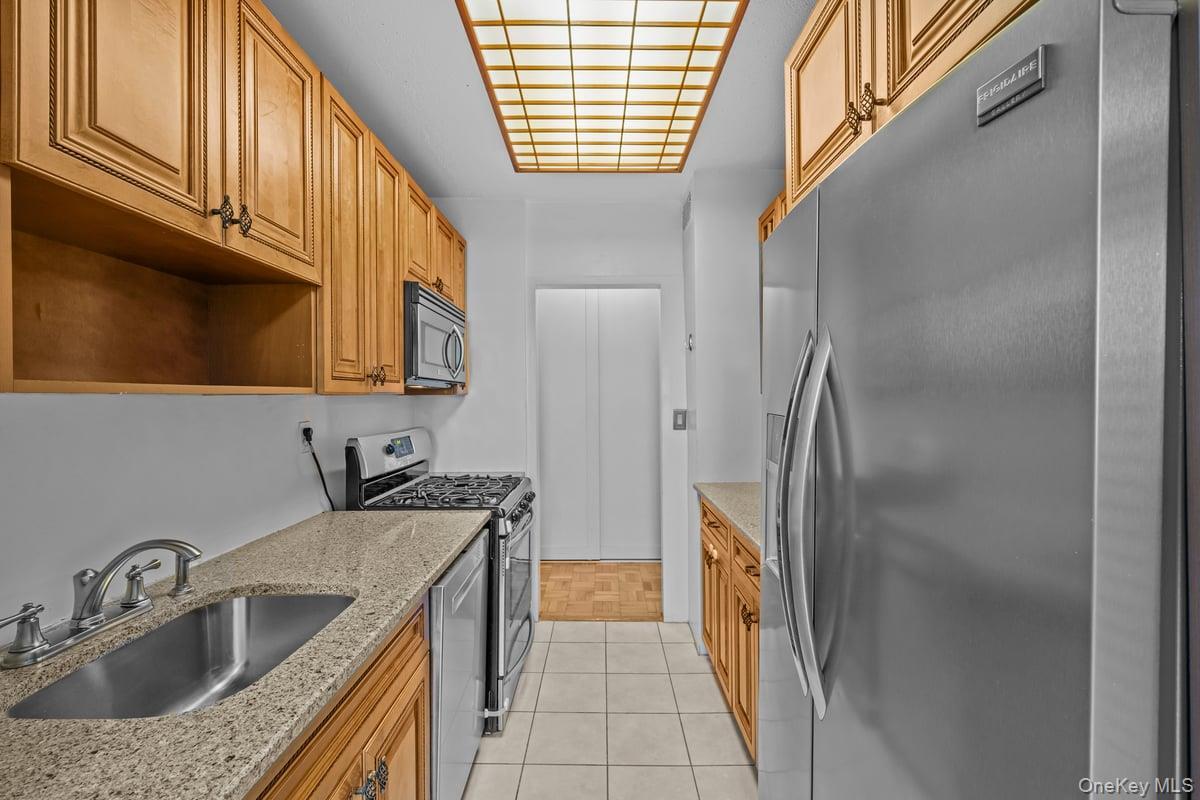 Coop Johnson  Bronx, NY 10463, MLS-929979-11