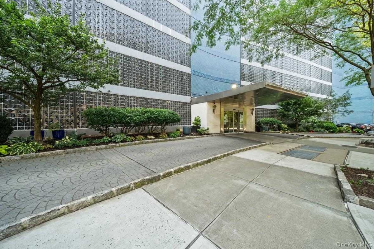 Coop Johnson  Bronx, NY 10463, MLS-929979-20