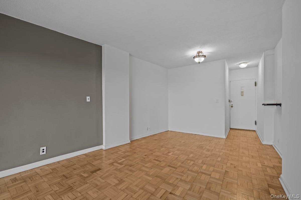 Coop Johnson  Bronx, NY 10463, MLS-929979-5