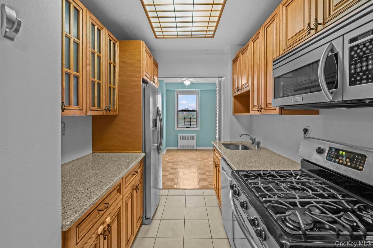 Coop Johnson  Bronx, NY 10463, MLS-929979-9