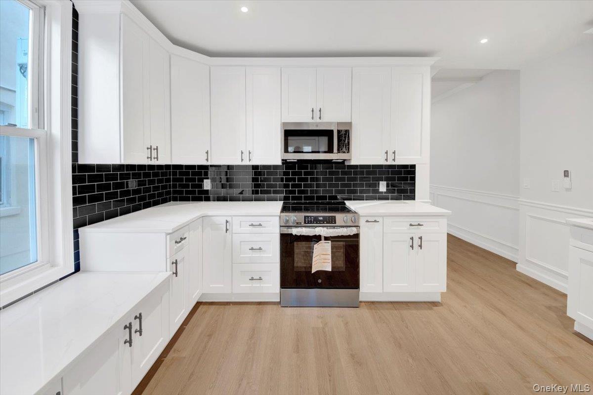 Single Family Fenton  Bronx, NY 10469, MLS-929995-10