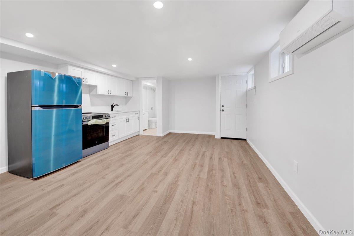 Single Family Fenton  Bronx, NY 10469, MLS-929995-12