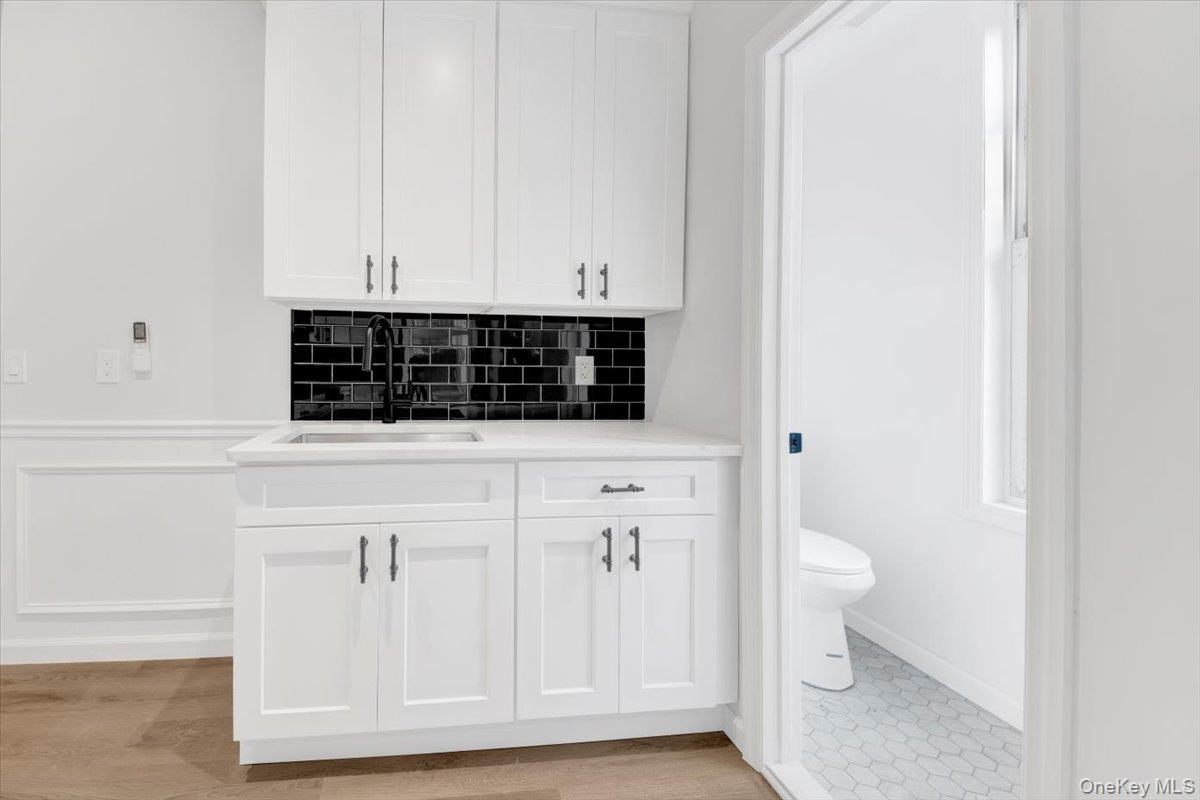 Single Family Fenton  Bronx, NY 10469, MLS-929995-17