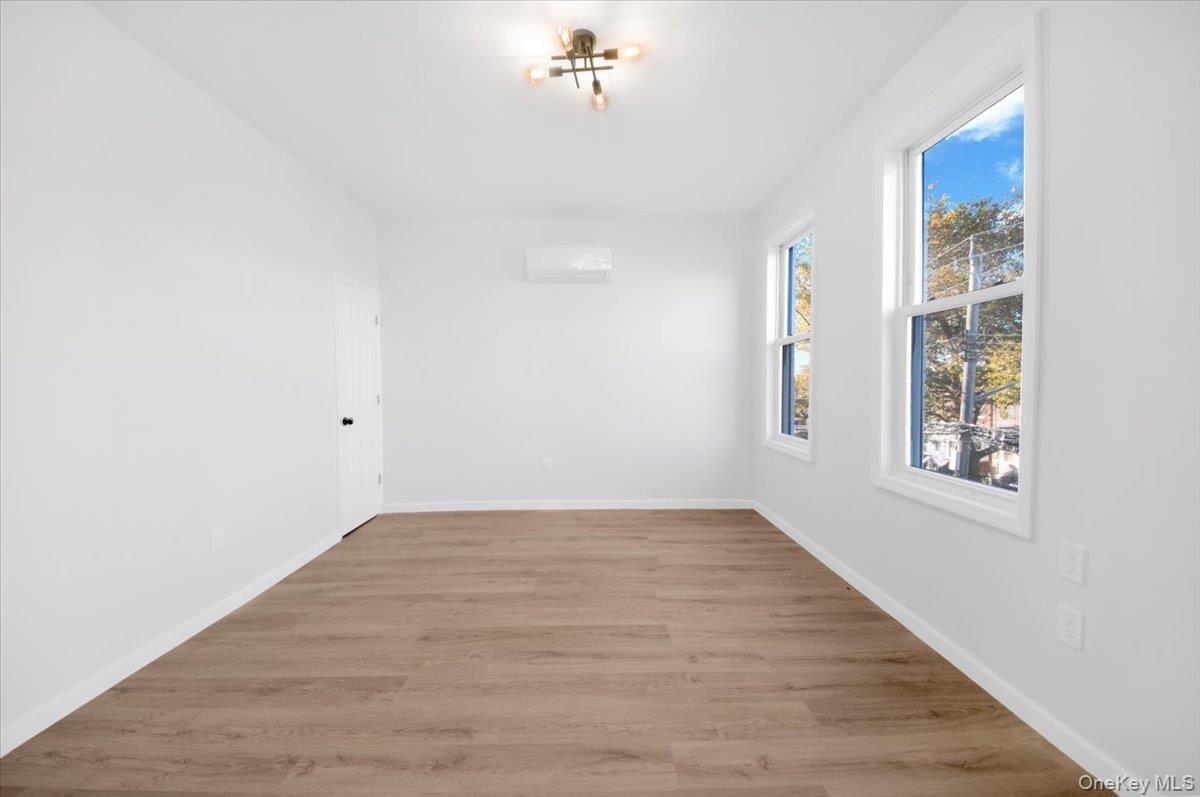 Single Family Fenton  Bronx, NY 10469, MLS-929995-27