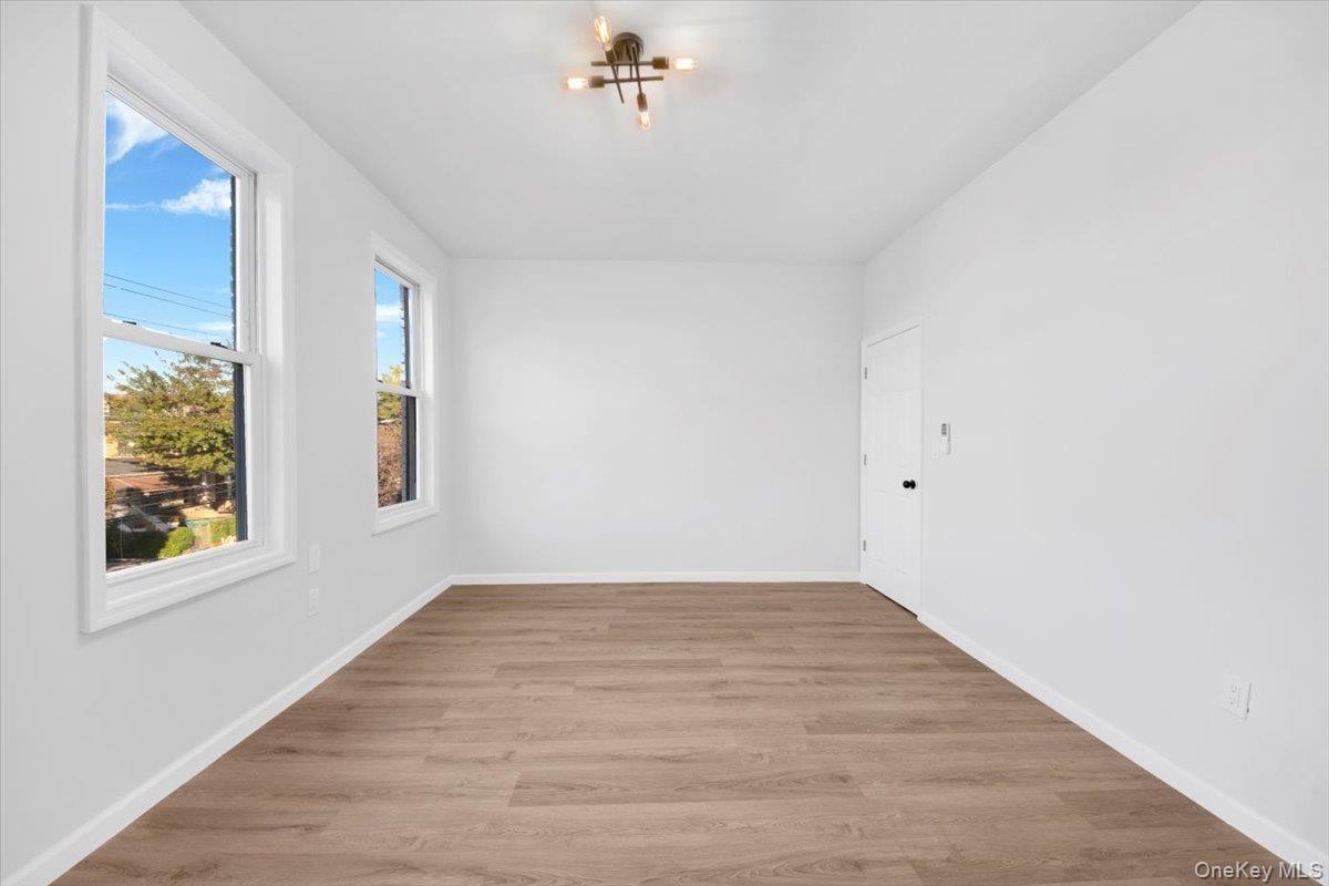 Single Family Fenton  Bronx, NY 10469, MLS-929995-28