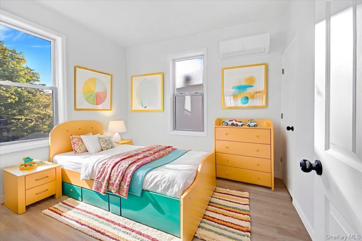 Single Family Fenton  Bronx, NY 10469, MLS-929995-32