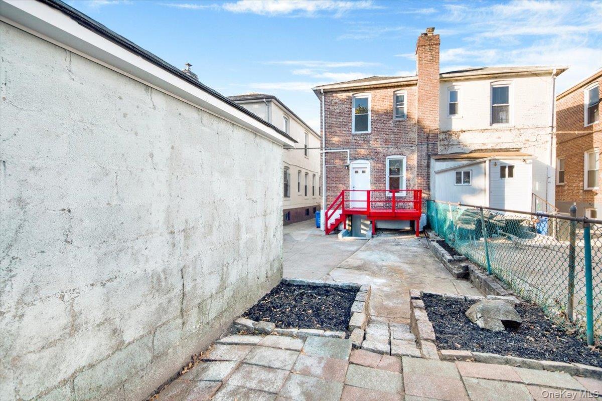 Single Family Fenton  Bronx, NY 10469, MLS-929995-35