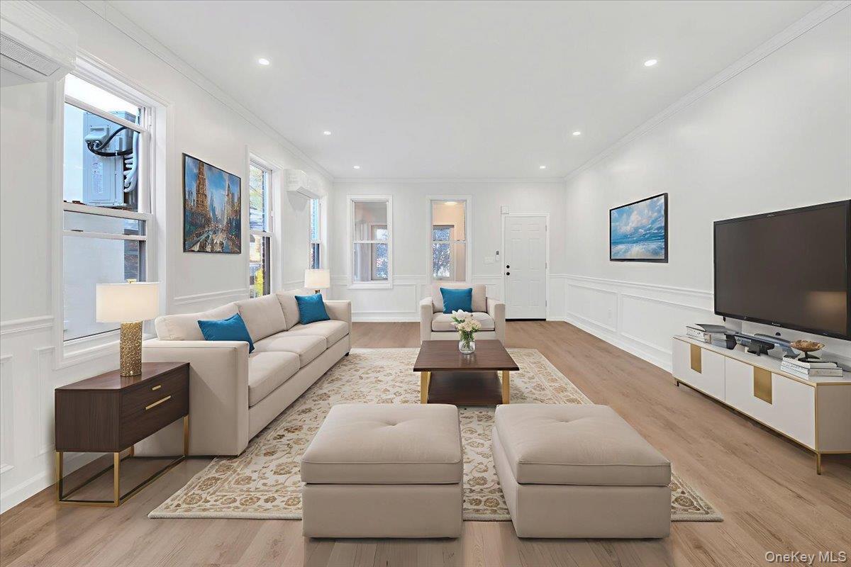 Single Family Fenton  Bronx, NY 10469, MLS-929995-6