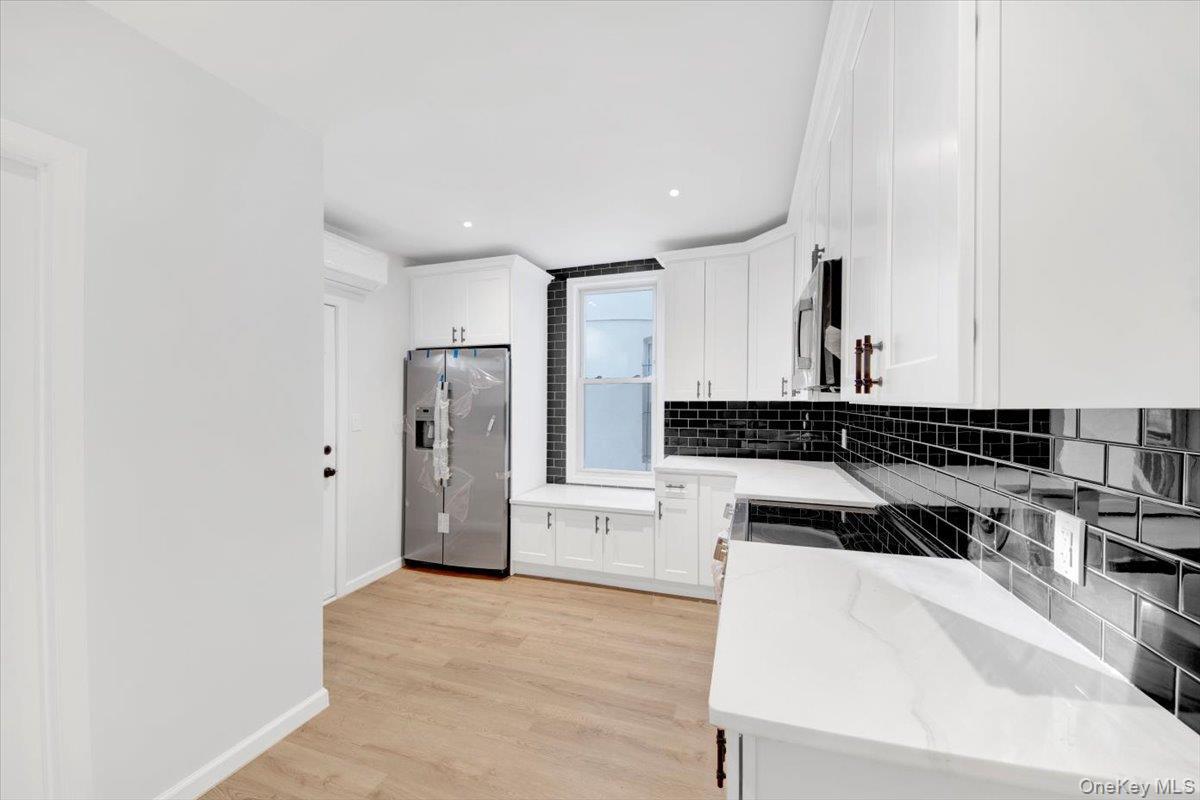 Single Family Fenton  Bronx, NY 10469, MLS-929995-8