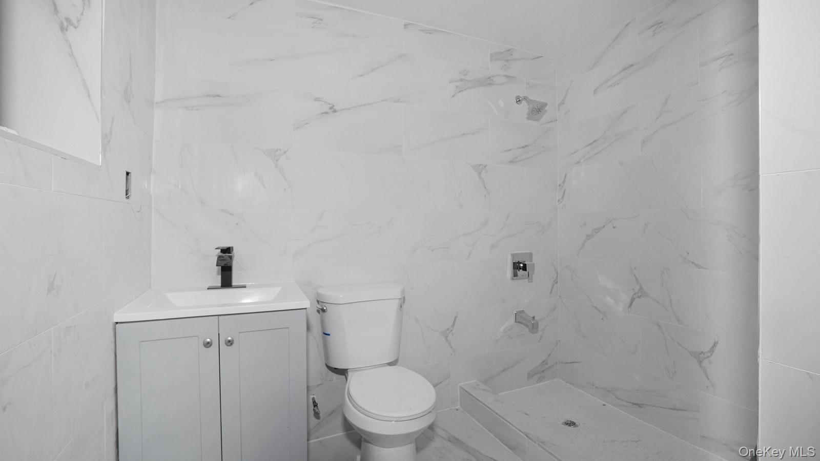 Single Family Washington  Bronx, NY 10457, MLS-930000-16