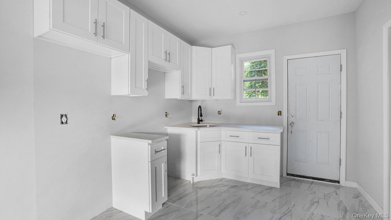 Single Family Washington  Bronx, NY 10457, MLS-930000-8