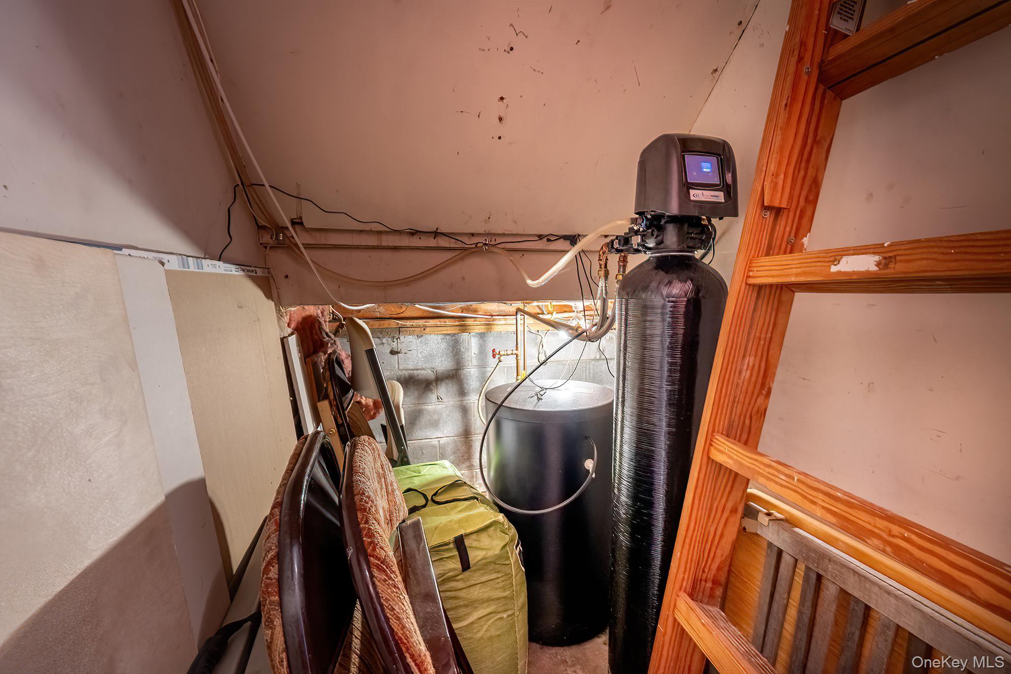 Single Family Four Winds  Dutchess County, NY 12603, MLS-930033-28