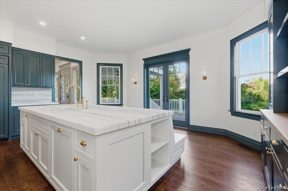 Single Family Soundview Suffolk County, NY 11743, MLS-930034-12