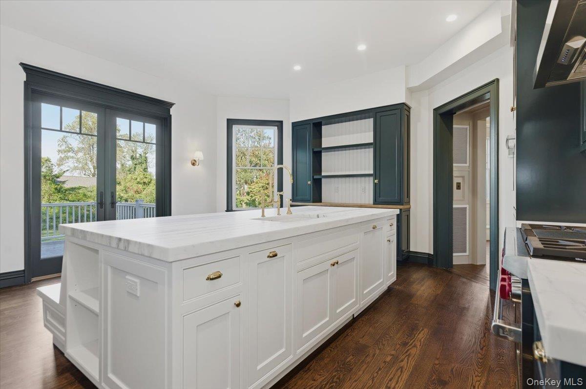 Single Family Soundview Suffolk County, NY 11743, MLS-930034-13