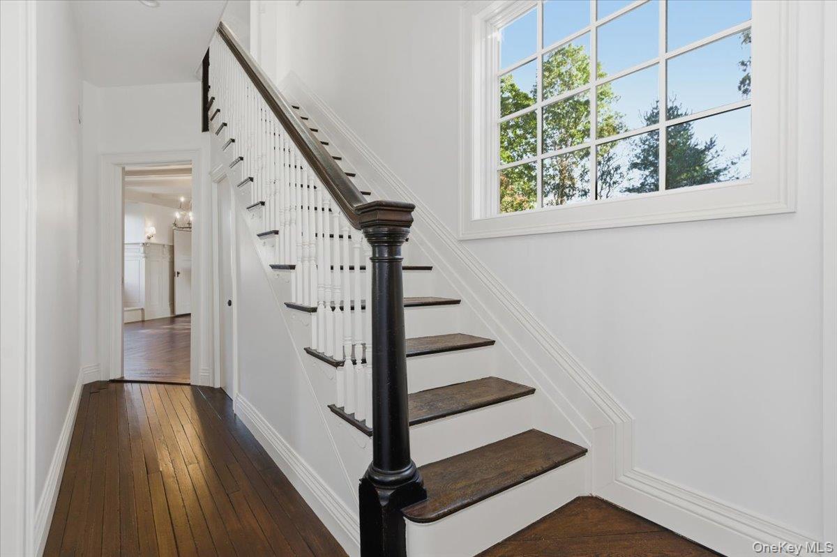 Single Family Soundview Suffolk County, NY 11743, MLS-930034-23