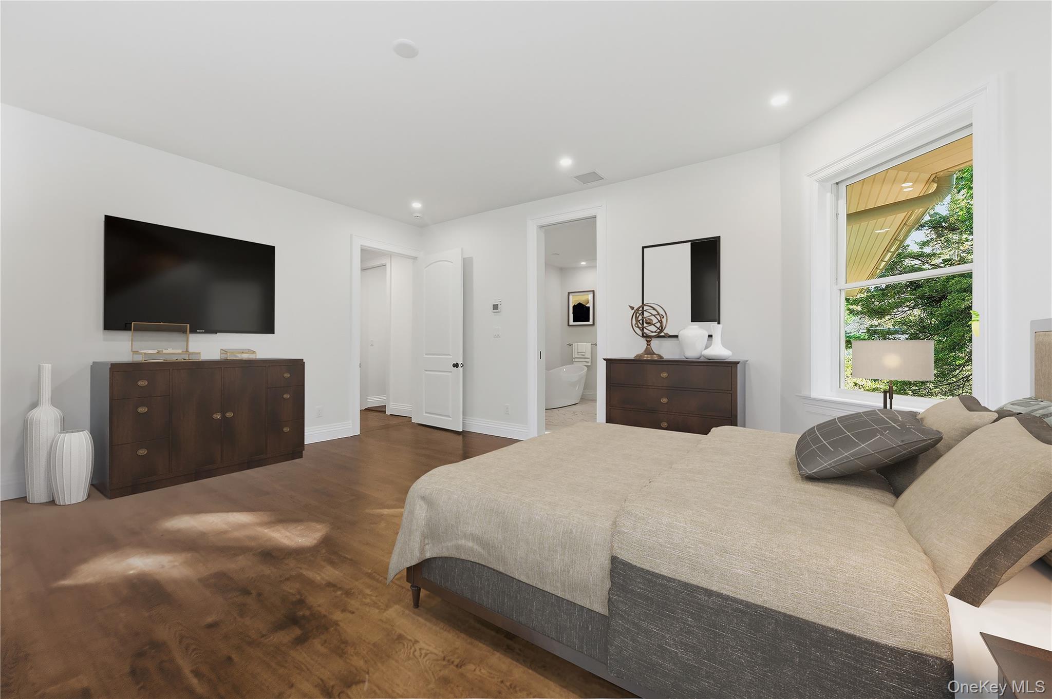 Single Family Soundview Suffolk County, NY 11743, MLS-930034-26