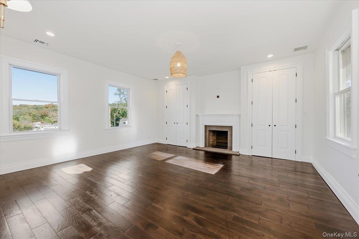 Single Family Soundview Suffolk County, NY 11743, MLS-930034-29