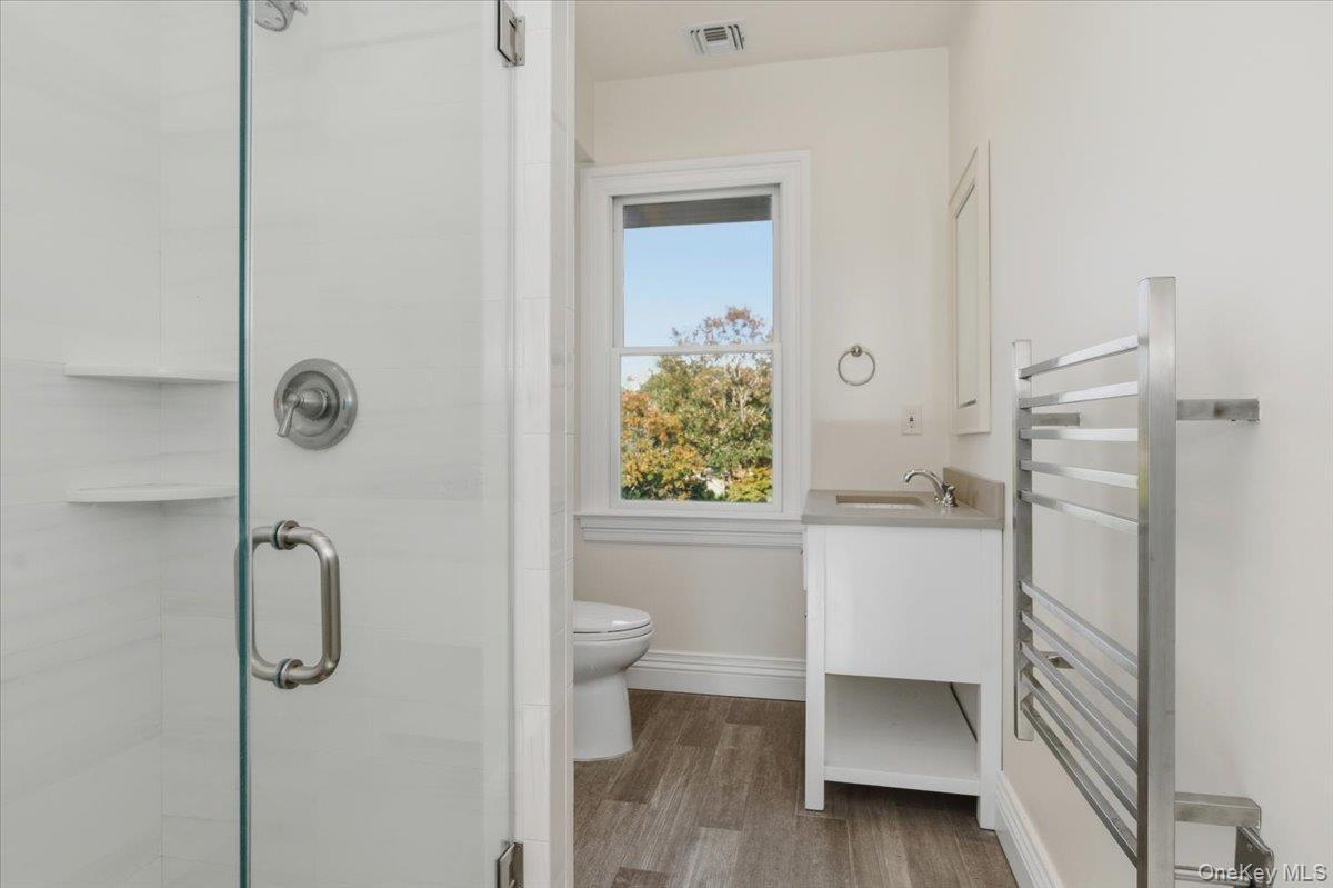 Single Family Soundview Suffolk County, NY 11743, MLS-930034-30