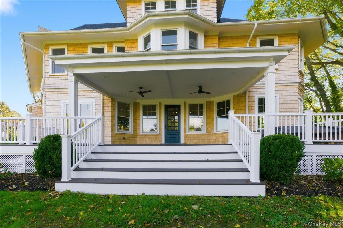 Single Family Soundview Suffolk County, NY 11743, MLS-930034-37