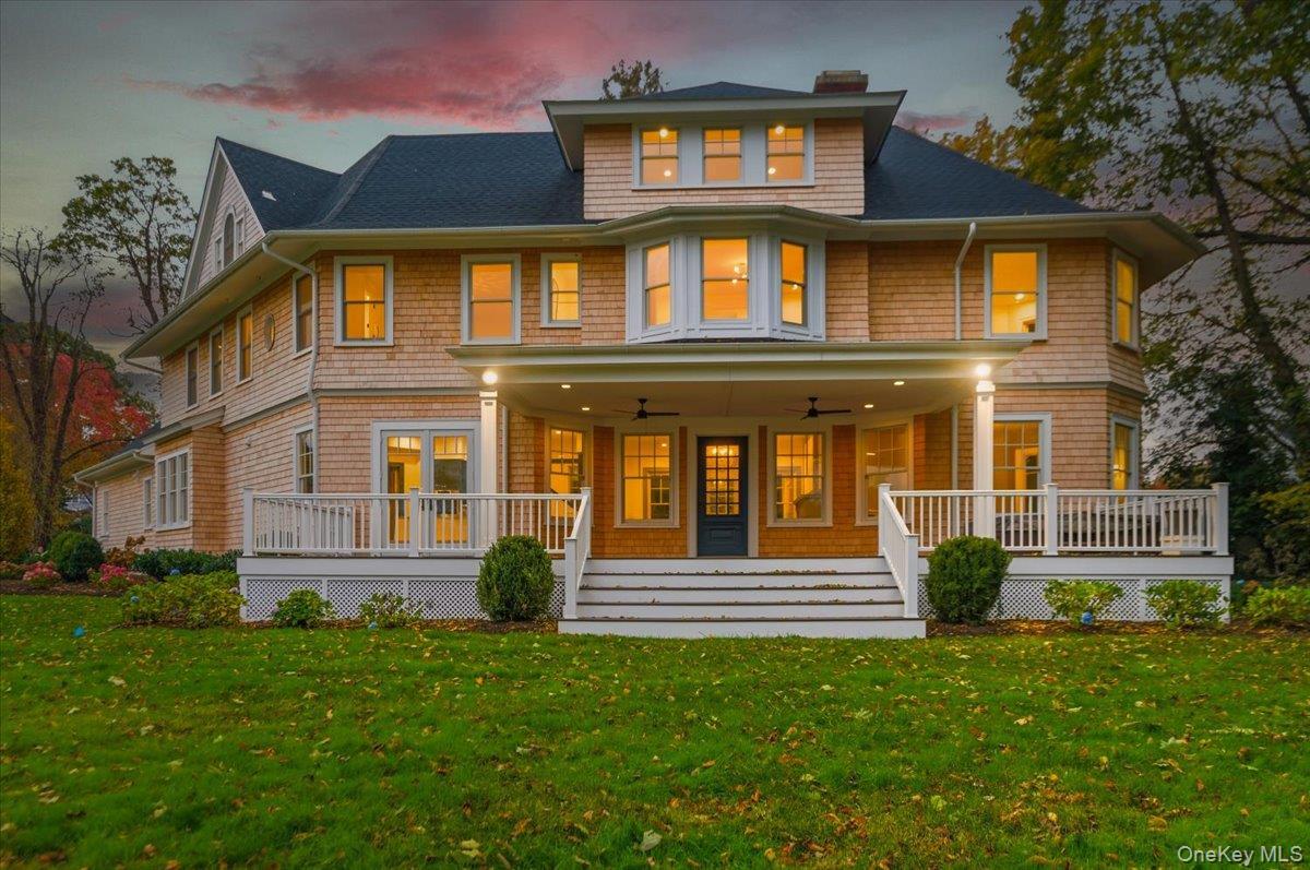 Single Family Soundview Suffolk County, NY 11743, MLS-930034-38