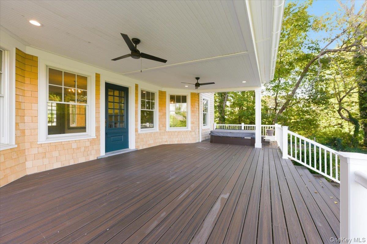 Single Family Soundview Suffolk County, NY 11743, MLS-930034-39