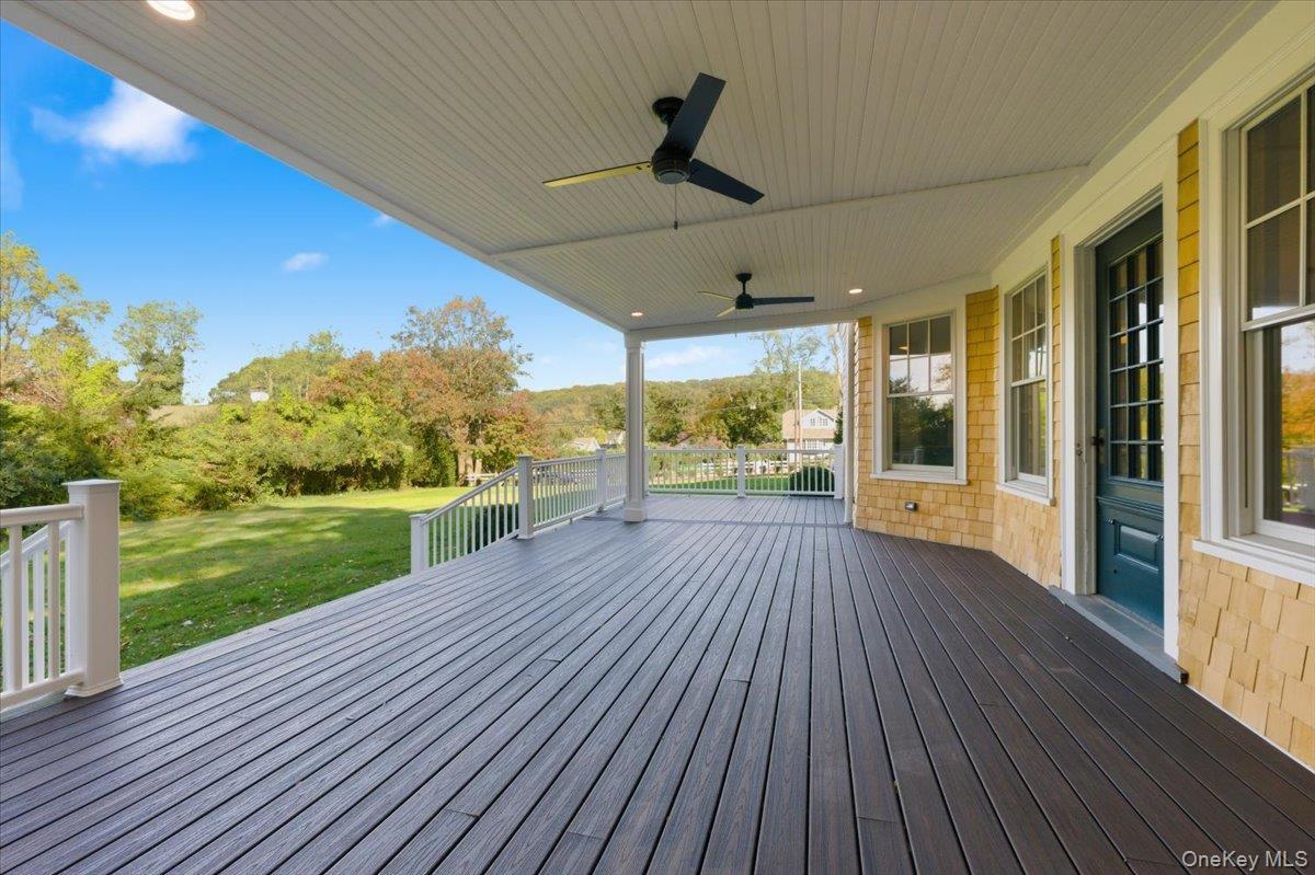 Single Family Soundview Suffolk County, NY 11743, MLS-930034-40