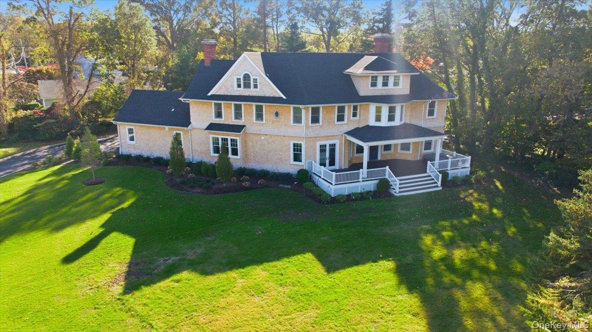 Single Family Soundview Suffolk County, NY 11743, MLS-930034-41