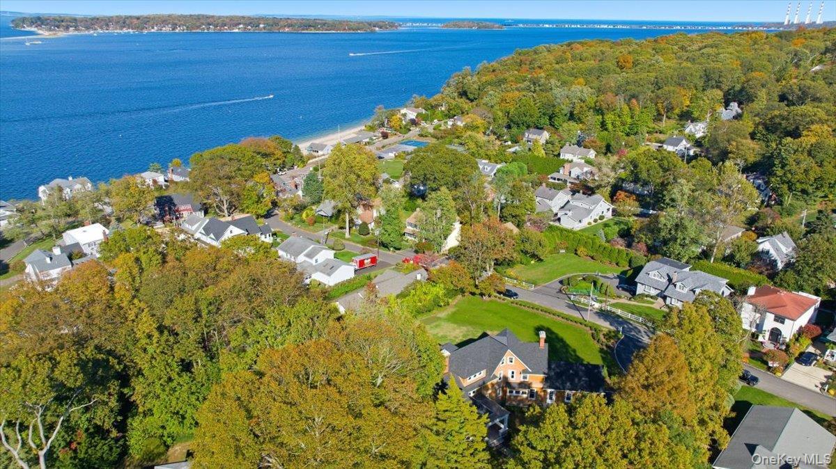 Single Family Soundview Suffolk County, NY 11743, MLS-930034-49