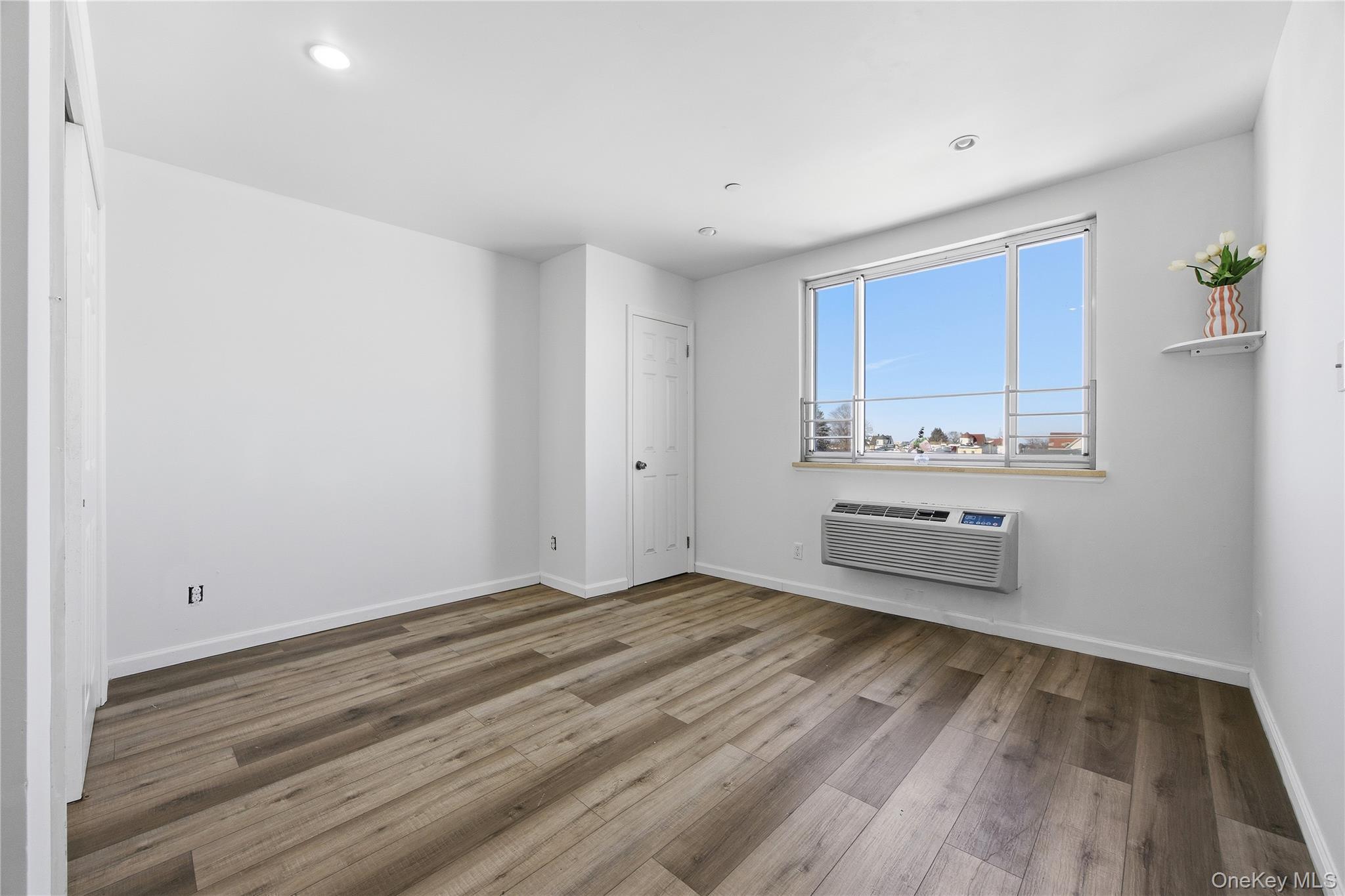 Condo Northern  Queens, NY 11368, MLS-930040-11