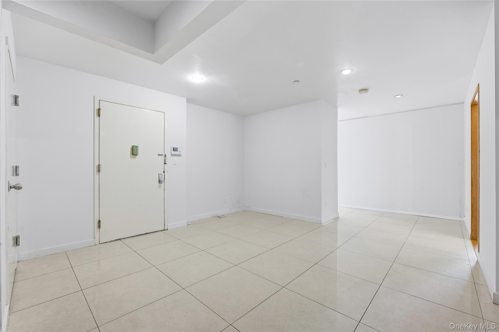 Condo Northern  Queens, NY 11368, MLS-930040-4