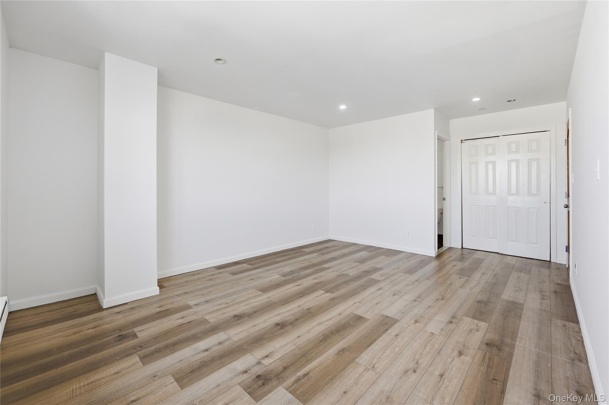 Condo Northern  Queens, NY 11368, MLS-930040-8