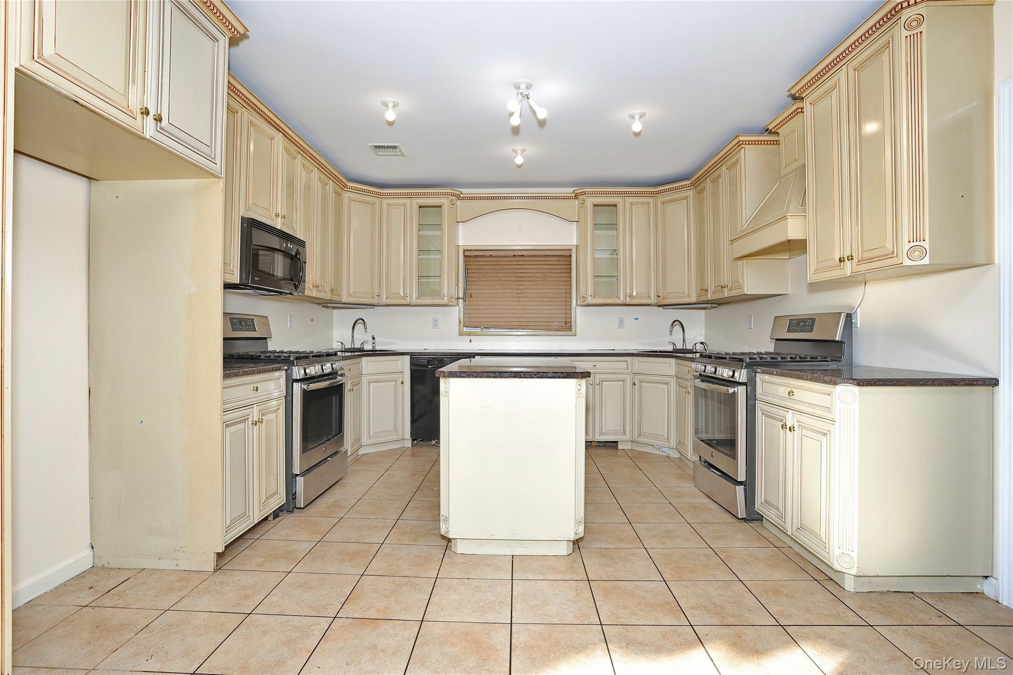 Condo Laura  Rockland County, NY 10977, MLS-930047-13