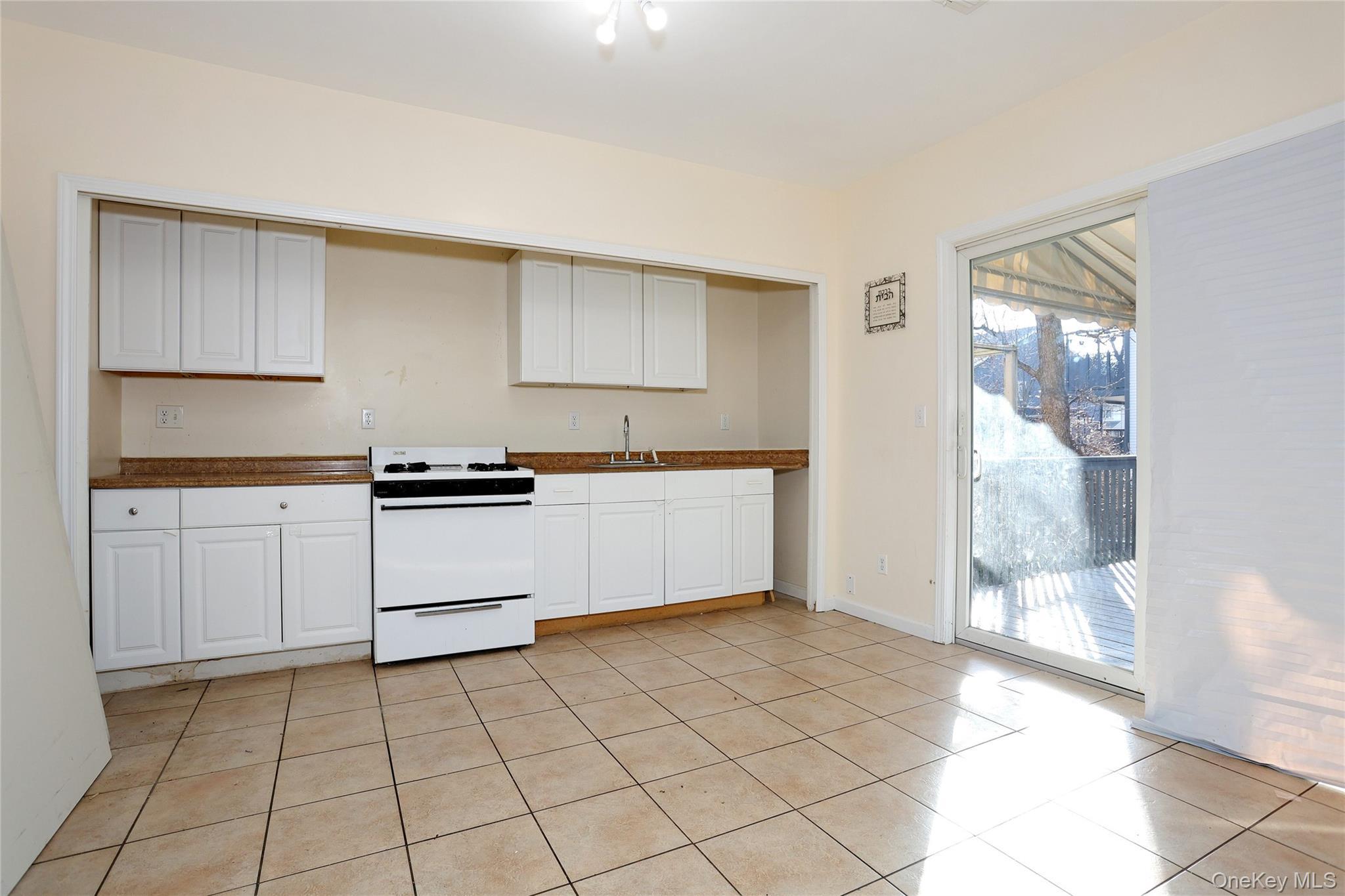 Condo Laura  Rockland County, NY 10977, MLS-930047-16