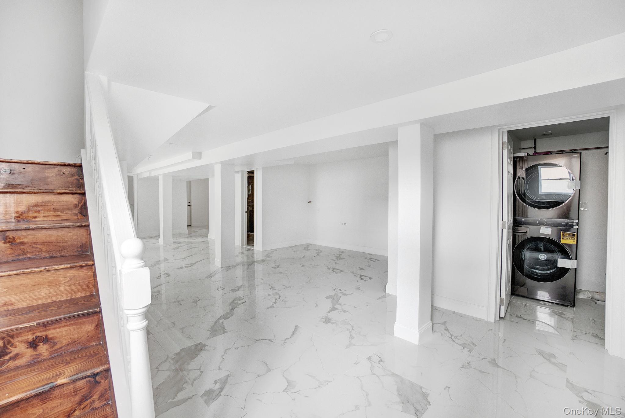 Single Family 177th Queens, NY 11434, MLS-930112-27