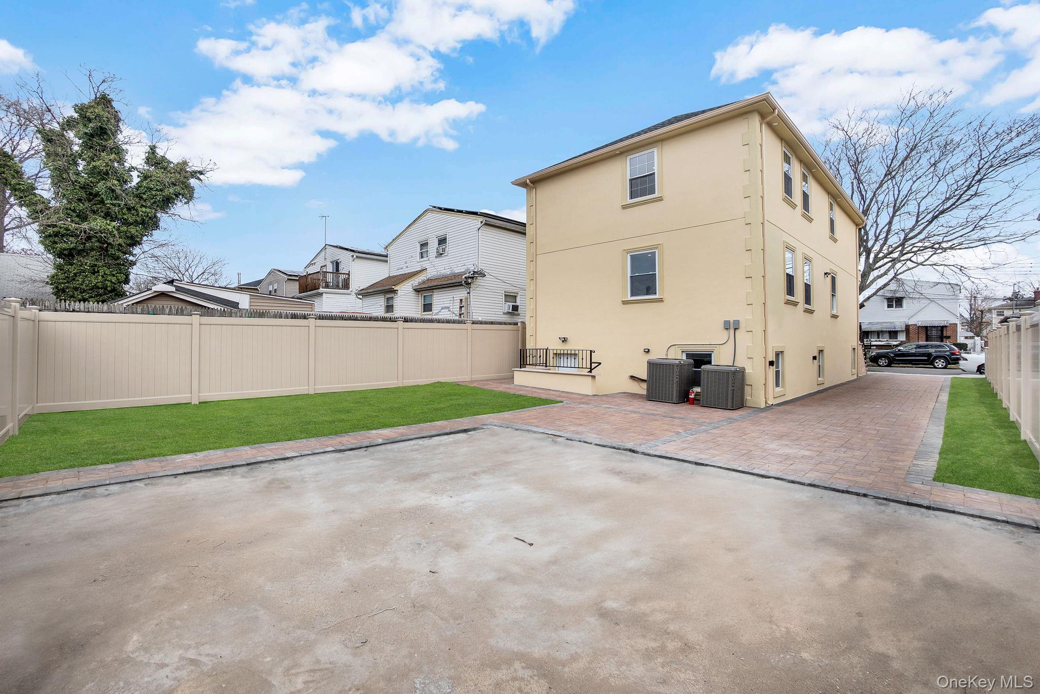 Single Family 177th Queens, NY 11434, MLS-930112-30