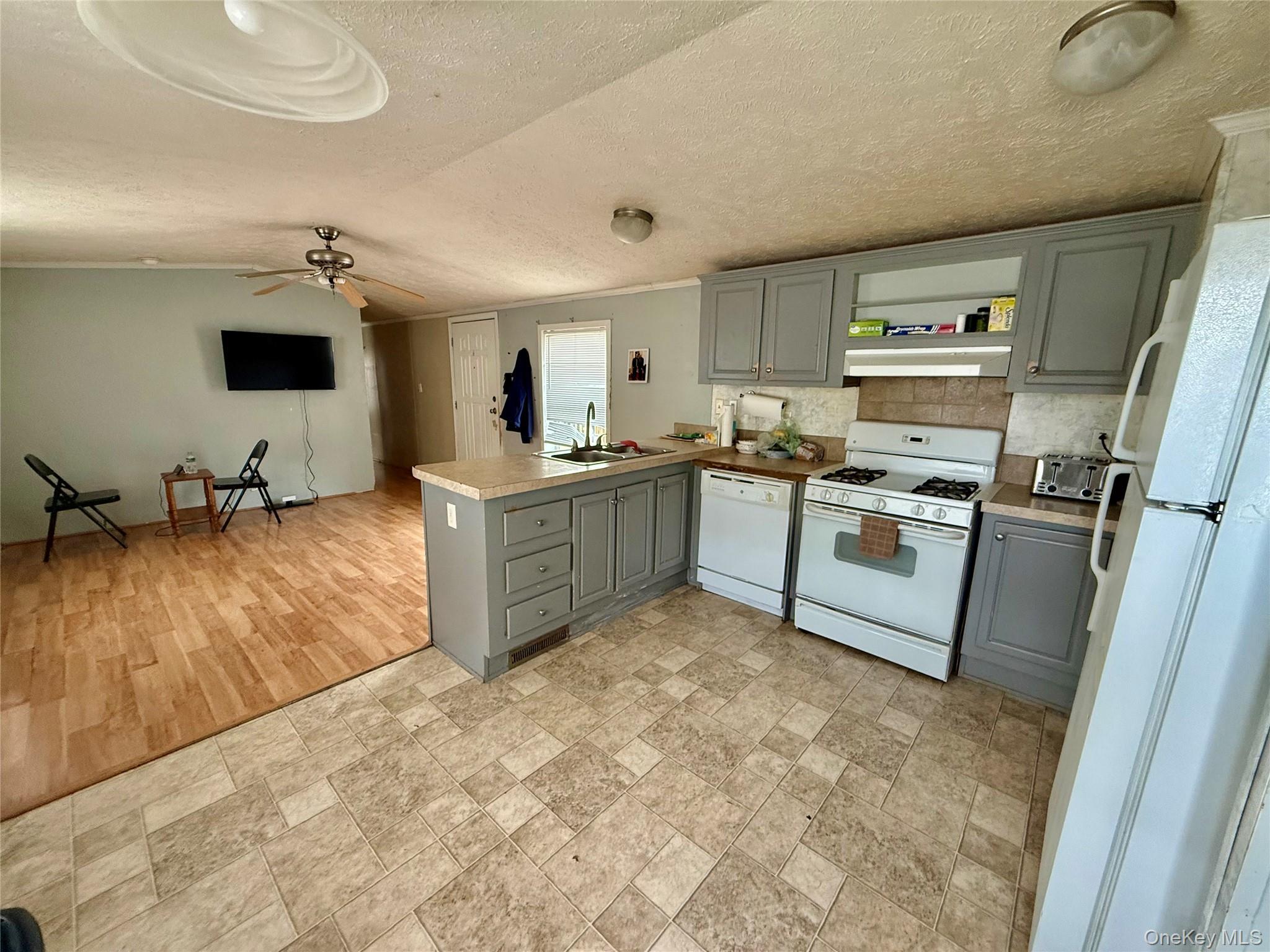 Single Family Gulliver  Orange County, NY 12586, MLS-930118-5