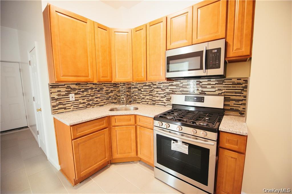 Single Family Beach Bronx, NY 10460, MLS-930132-11