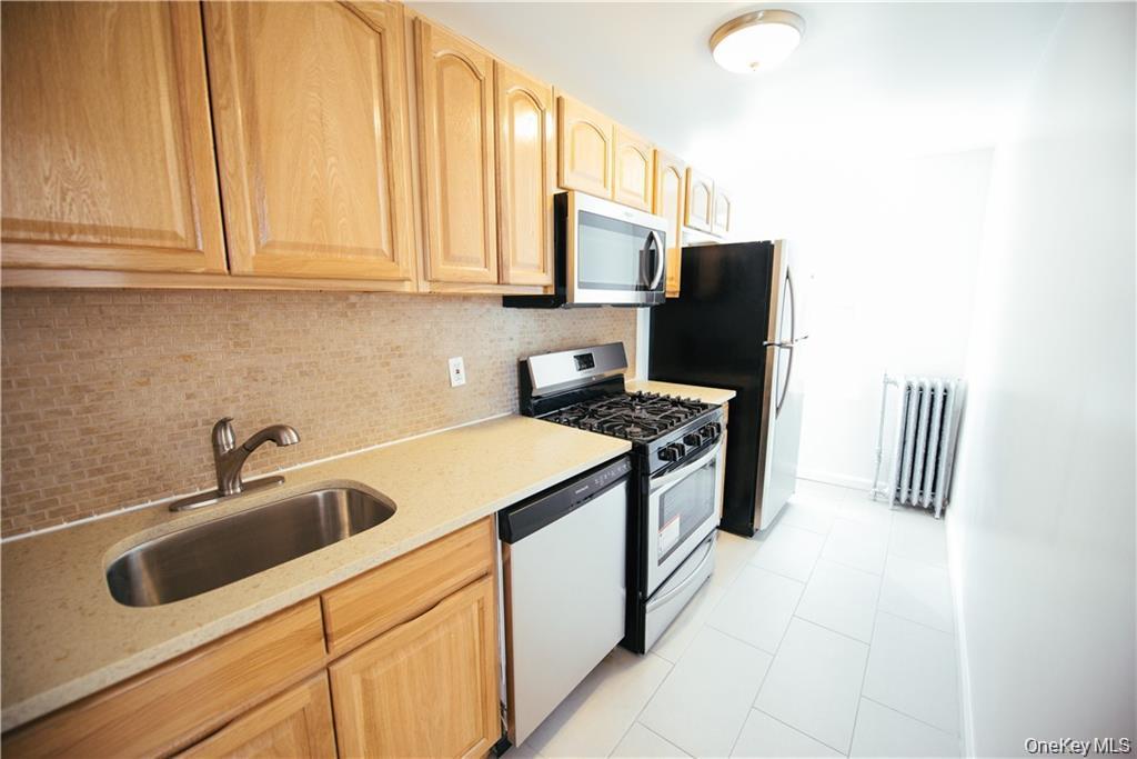 Single Family Beach Bronx, NY 10460, MLS-930132-12