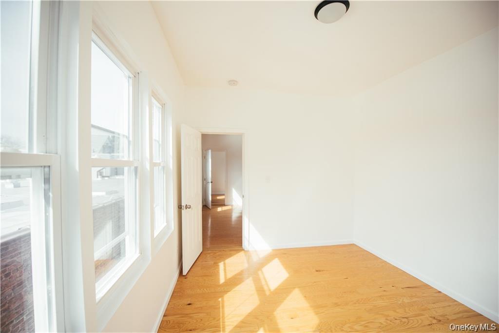 Single Family Beach Bronx, NY 10460, MLS-930132-21