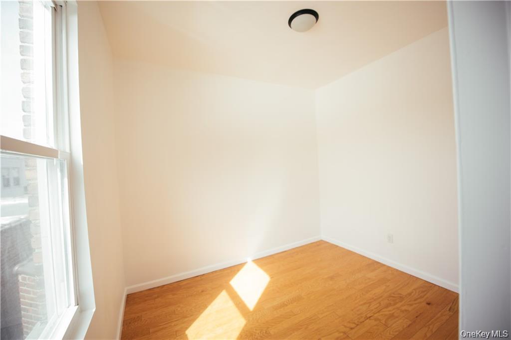 Single Family Beach Bronx, NY 10460, MLS-930132-24