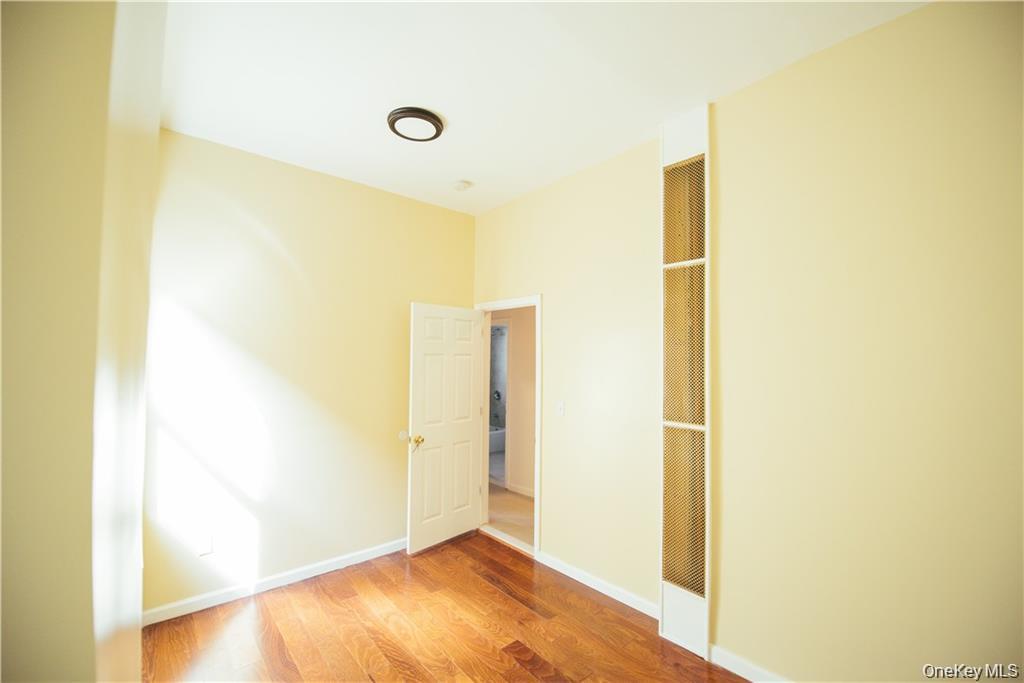 Single Family Beach Bronx, NY 10460, MLS-930132-7