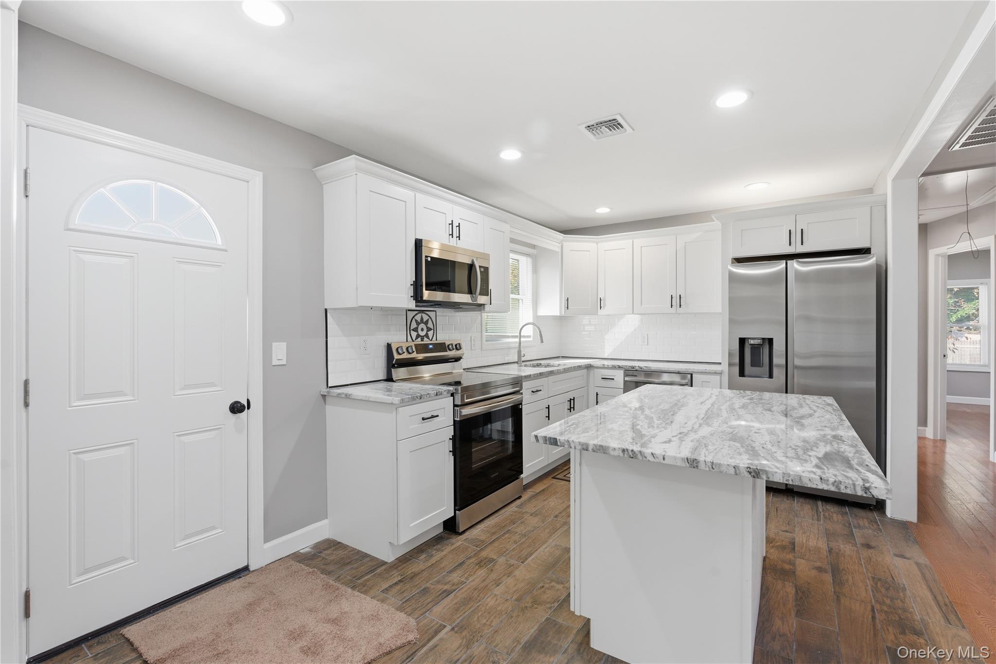 Single Family Connetquot  Suffolk County, NY 11722, MLS-930161-4