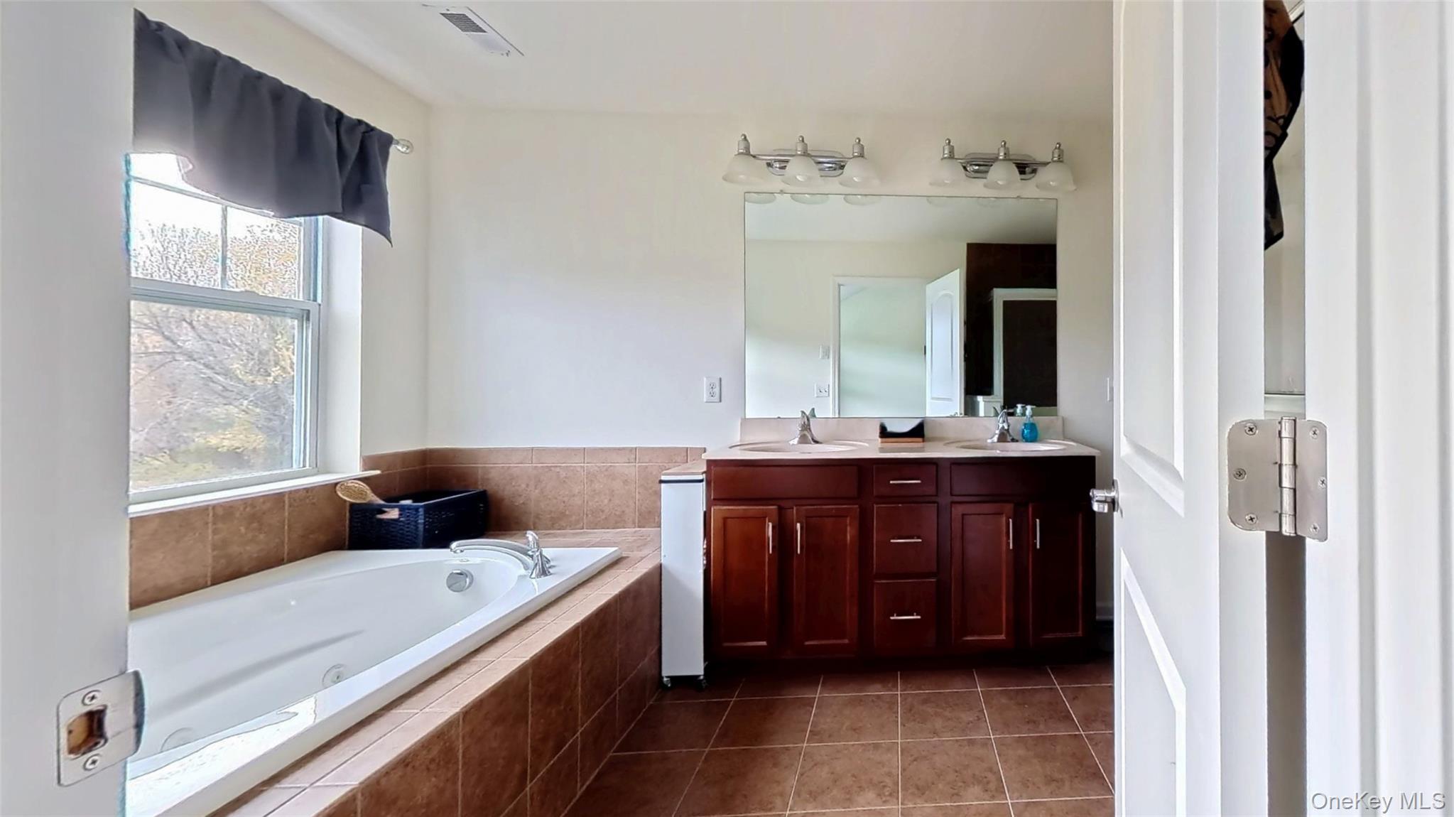 Single Family Lindentree  Orange County, NY 10940, MLS-930168-16