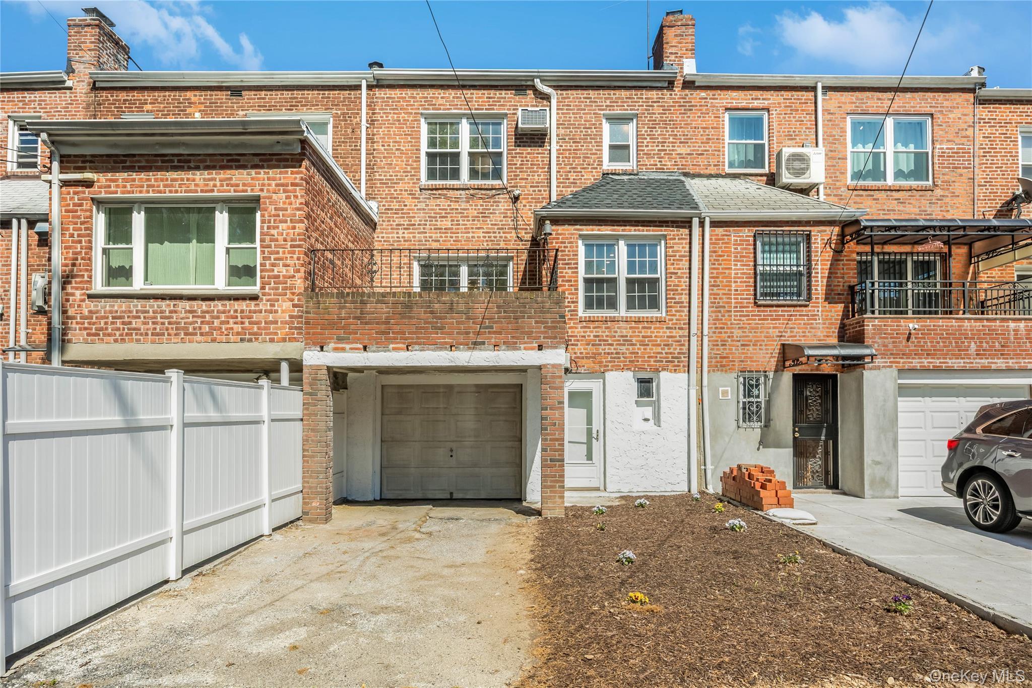 Single Family 174th Queens, NY 11366, MLS-930172-24