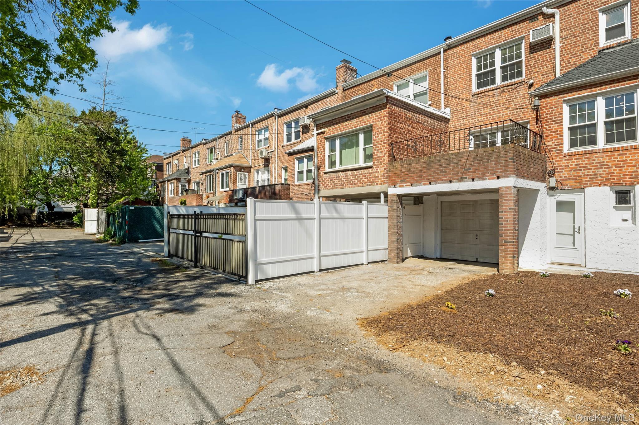 Single Family 174th Queens, NY 11366, MLS-930172-26