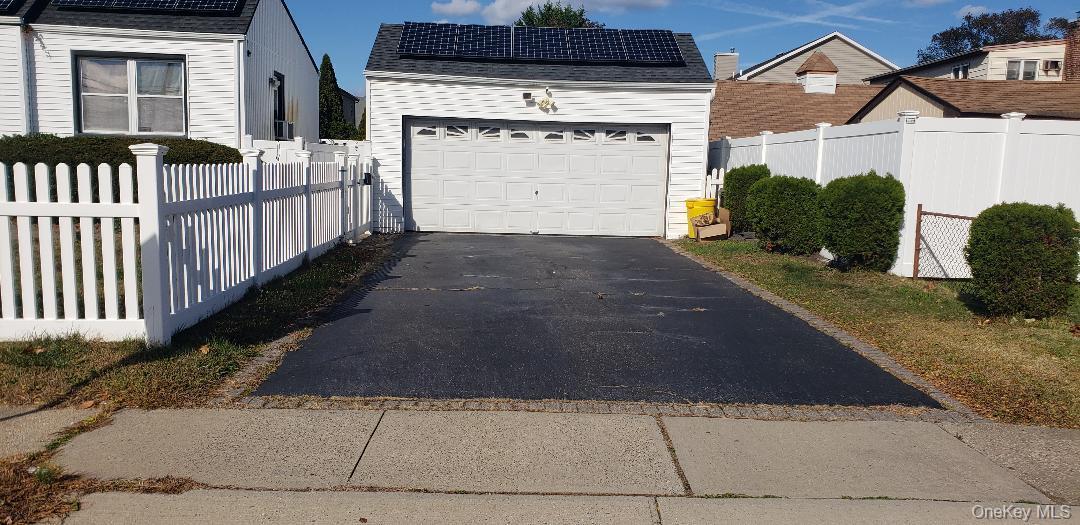 Single Family Enness  Nassau County, NY 11714, MLS-930177-4