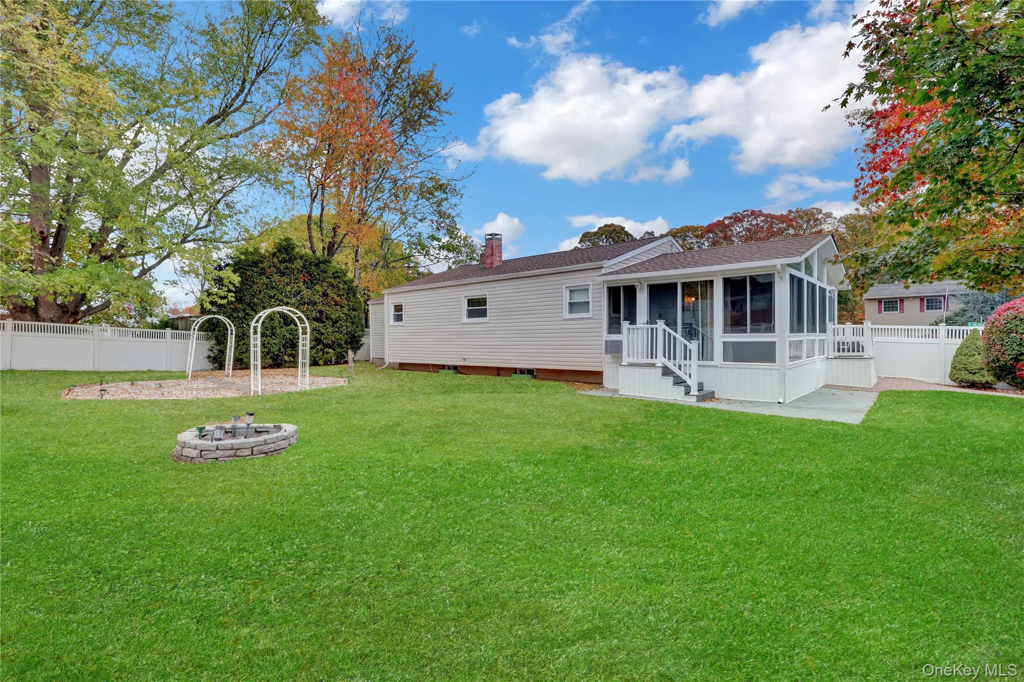 Single Family Mallard Suffolk County, NY 11784, MLS-930193-7