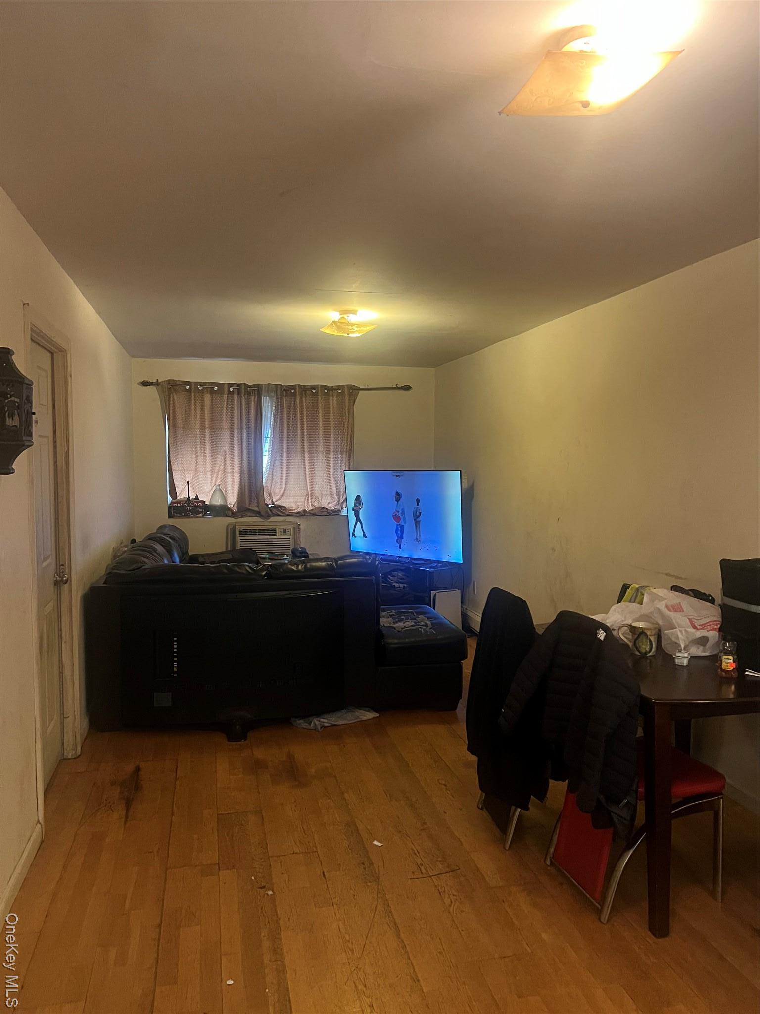 Single Family Laconia  Bronx, NY 10466, MLS-930198-4