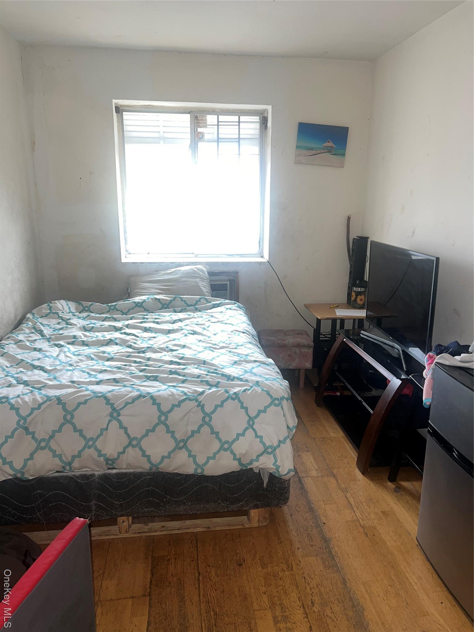 Single Family Laconia  Bronx, NY 10466, MLS-930198-6